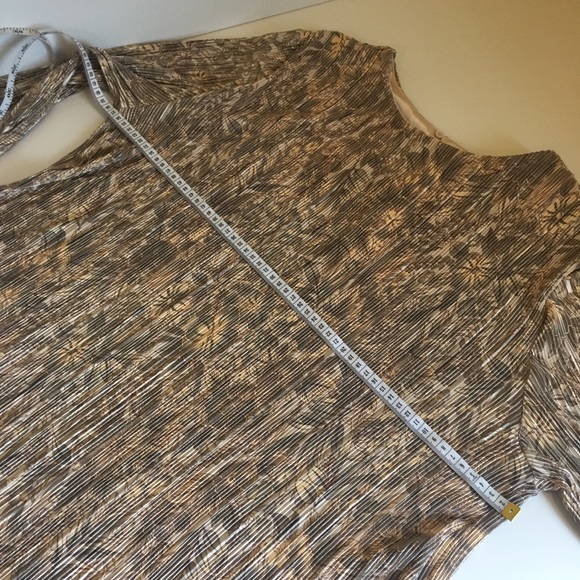 H&M L womens sunray pleated floral beige pale olive dress raw hems relaxed fit - Picture 14 of 17